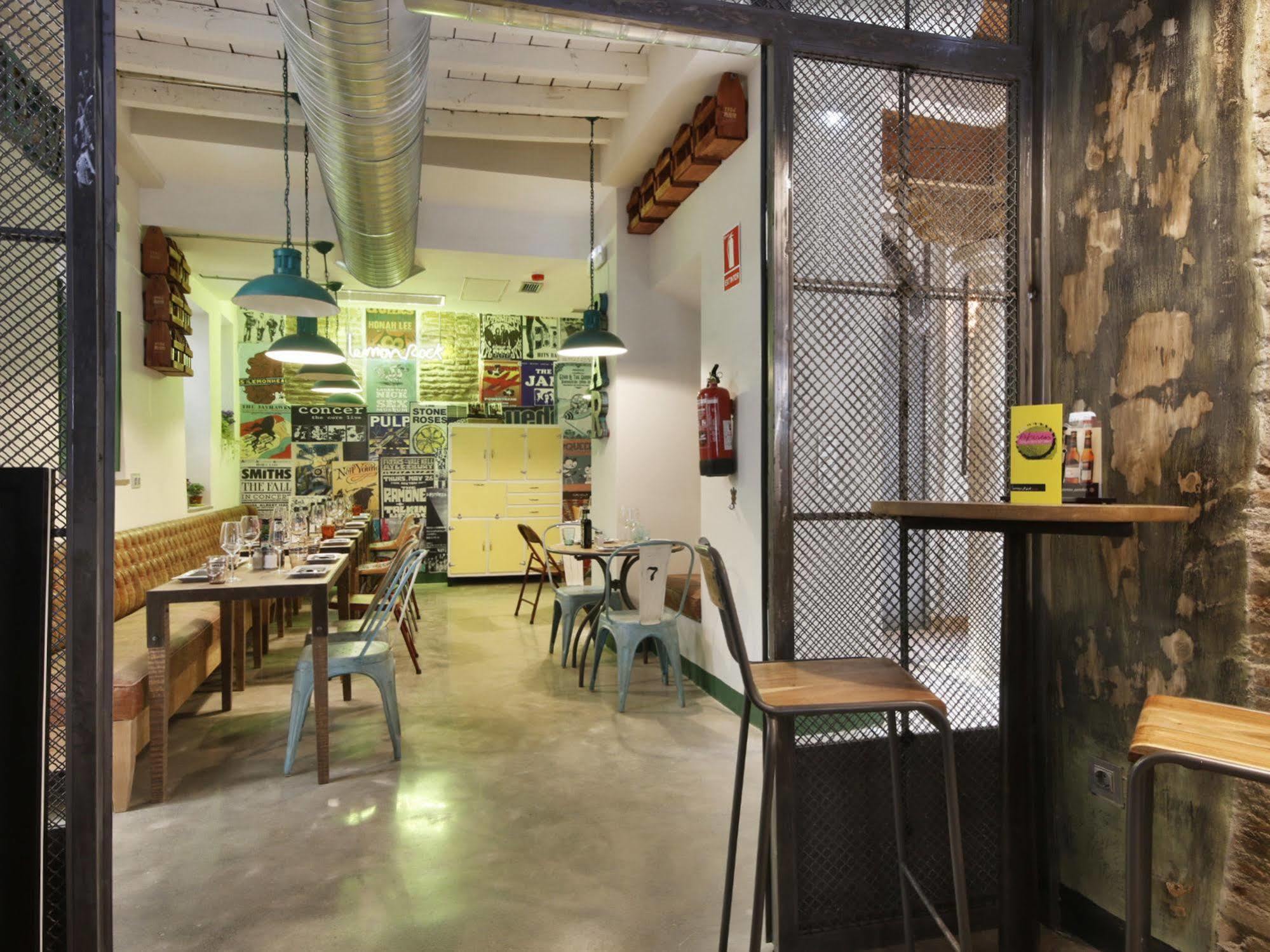 Lemon Rock Hostel Granada Ngoại thất bức ảnh